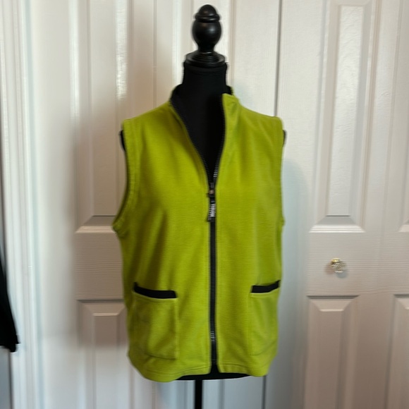 Fleece Vest in Green - size M - Picture 1 of 6